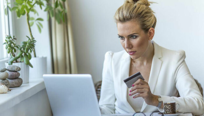 4 Ways to Stay Out of Credit Card Debt